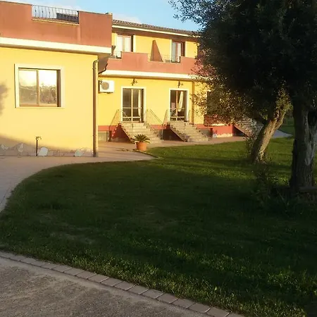 Orange Moon Farm stay *